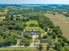 Apartment Château De Kergonano-2 by Interhome
